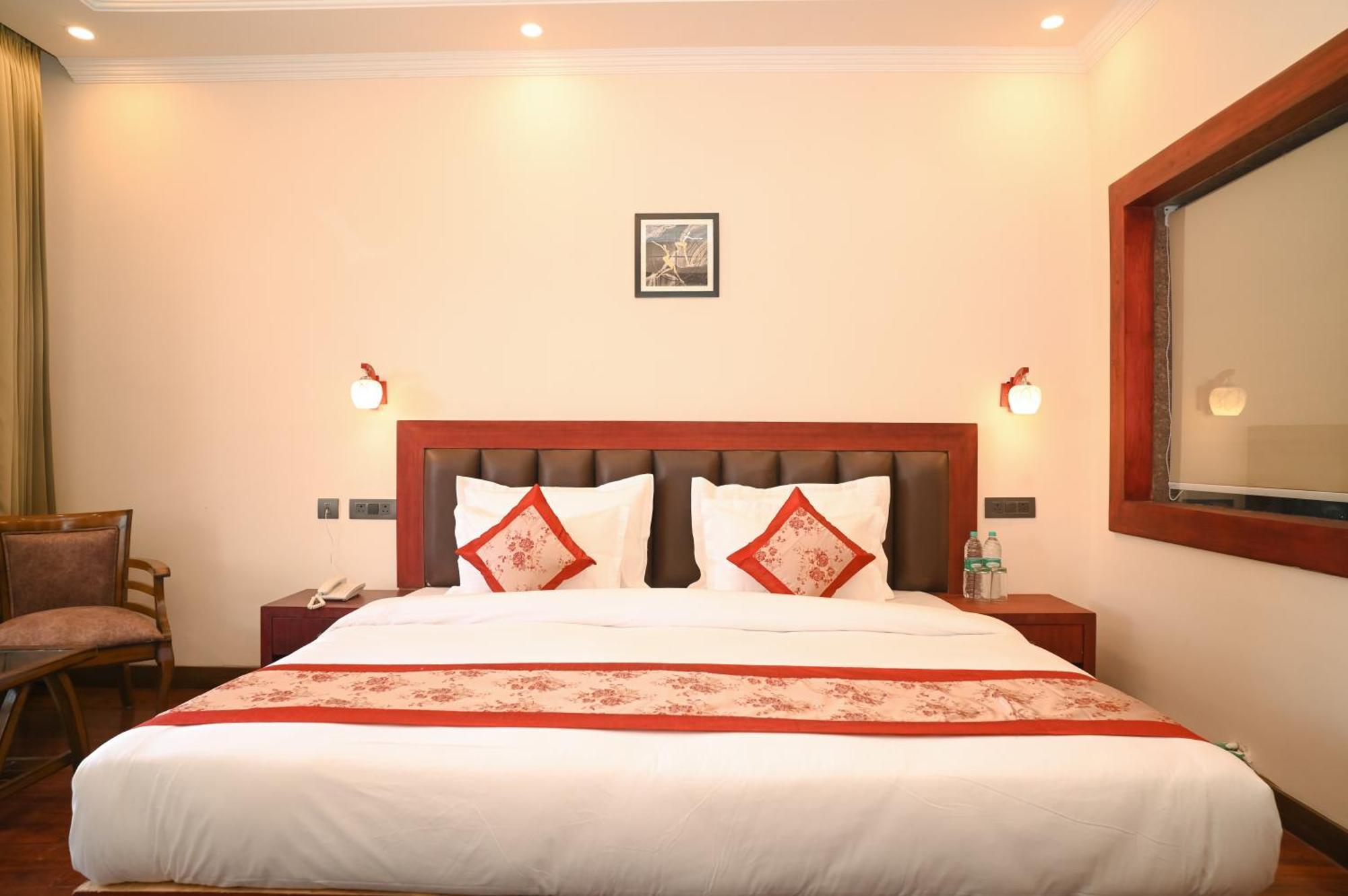 Hotel Ladakh Hills Leh Bagian luar foto