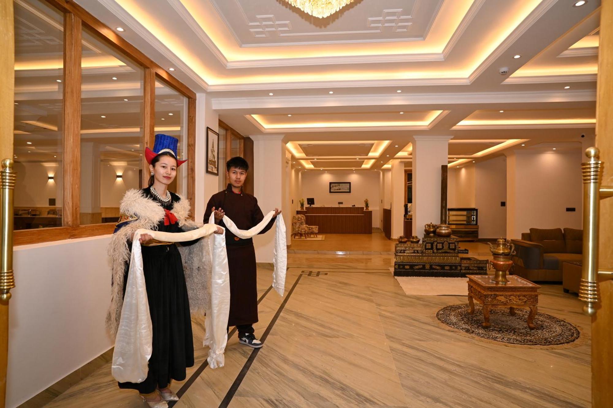 Hotel Ladakh Hills Leh Bagian luar foto