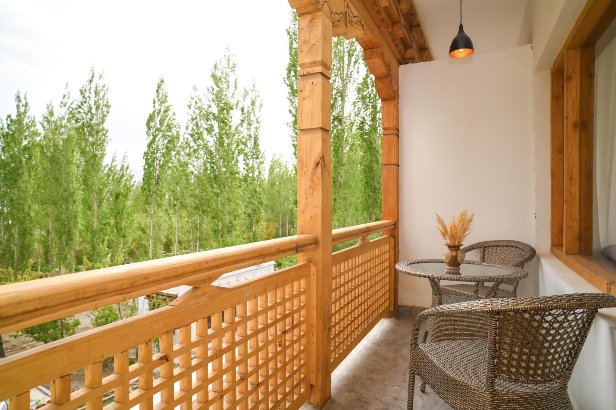Hotel Ladakh Hills Leh Bagian luar foto