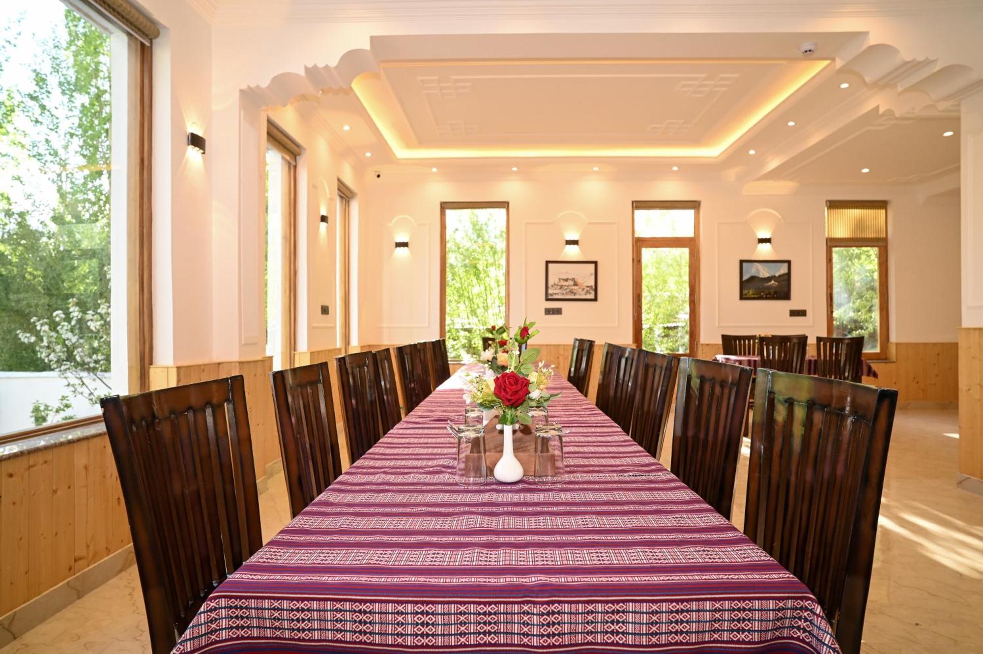 Hotel Ladakh Hills Leh Bagian luar foto