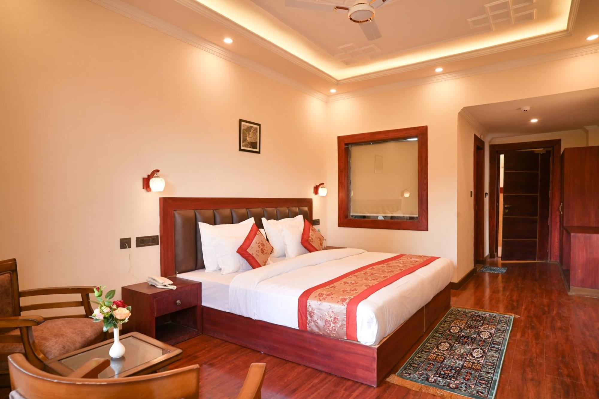 Hotel Ladakh Hills Leh Bagian luar foto